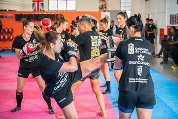 El Rocasa disfruta de una sesión de entrenamiento de Kick Boxing (Foto TA)